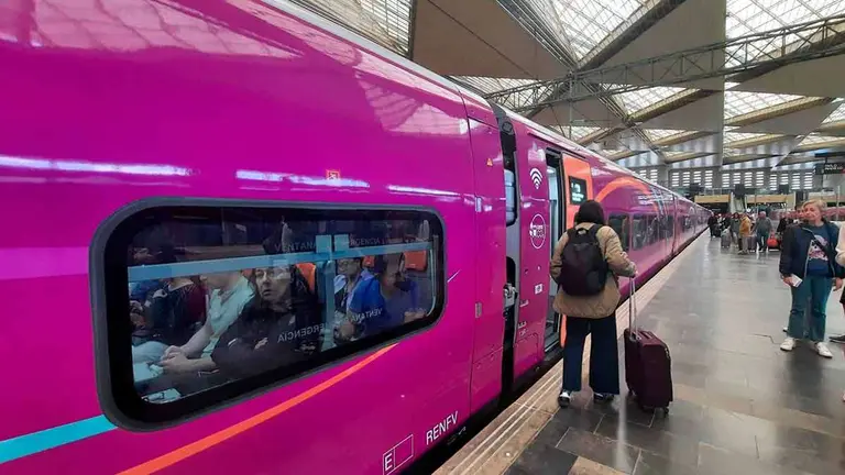 Imagen de archivo. Un tren Avlo de Renfe.