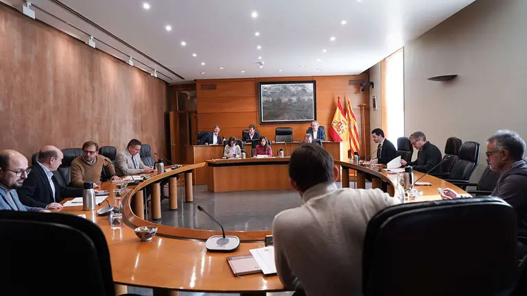 La Mesa de las Cortes y la Junta de Portavoces ha examinado a los candidatos y sus Curriculums. Foto: Cortes de Arag&oacute;n