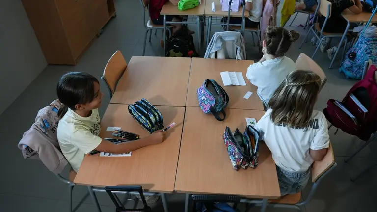 colegios colegio ni&ntilde;os centro educativos educaci&oacute;n clase