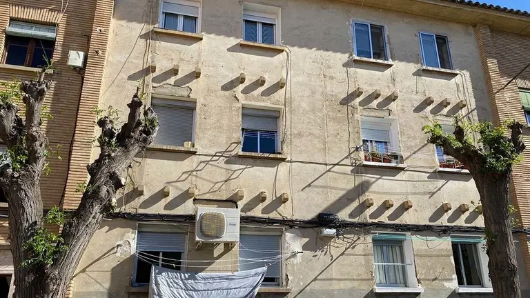 Viviendas en el conjunto urban&iacute;stico de Vizconde Escoriaza, en el barrio de Las Fuentes