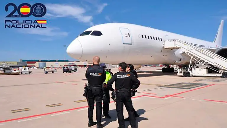 Expulsion-Polic&iacute;a-Nacional