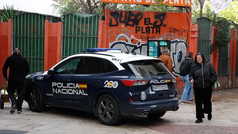 La agresi&oacute;n se produjo en el barrio Las Fuentes de Zaragoza y el presunto autor huy&oacute; en taxi antes de ser detenido.