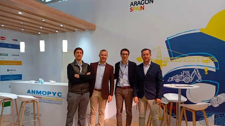 Expositores aragoneses junto a AREX en Bauma. Foto: DGA