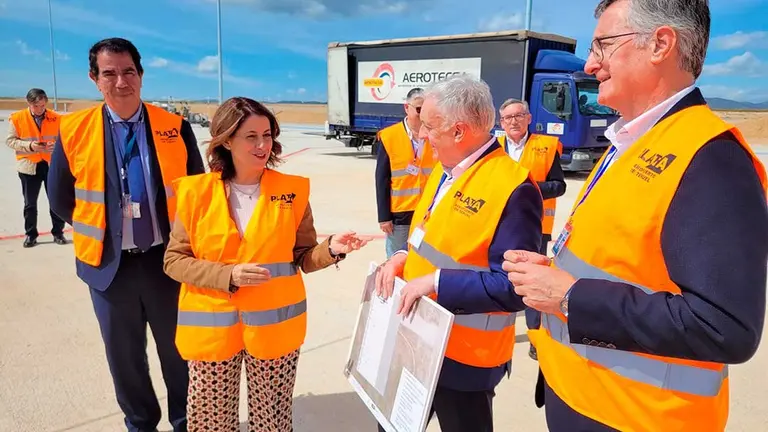 Terminadas las obras de ampliaci&oacute;n en la plataforma de estacionamiento del Aeropuerto de Teruel. Foto: DGA