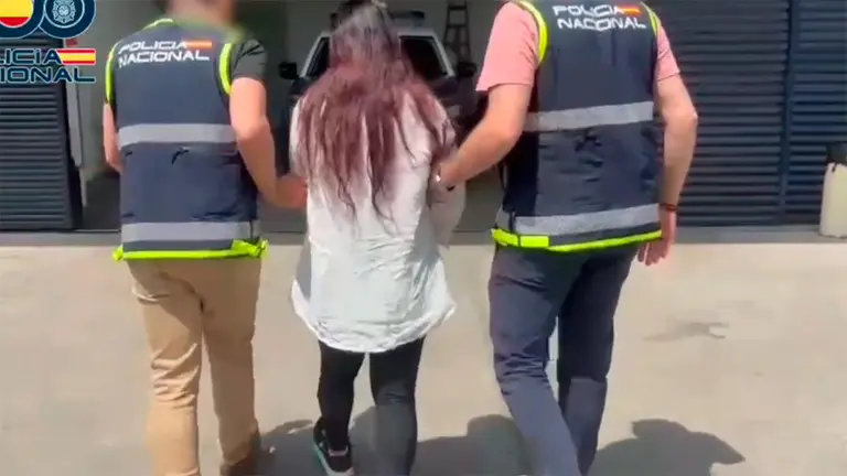 Detenida una mujer en Zaragoza por el "hurto amoroso" tras asaltar y agredir sexualmente a varios ancianos.