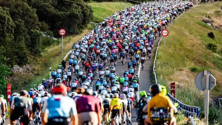 Casi 11.000 ciclistas han participado en esta edici&oacute;n. Foto: Quebrantahuesos.