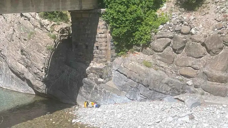 Un hombre de 48 a&ntilde;os y de nacionalidad estadounidense ha muerto este jueves en una charca de agua o badina del r&iacute;o Cinca.
