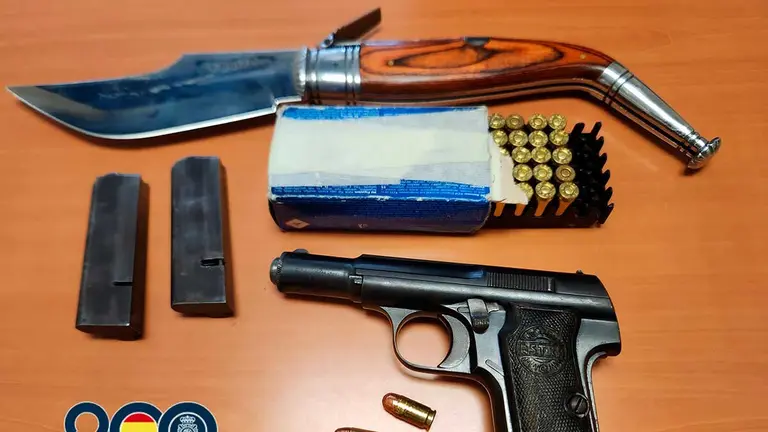 El hist&oacute;rico atracador ten&iacute;a en su casa una navaja de grandes dimensiones y un armas sin los permisos necesarios.