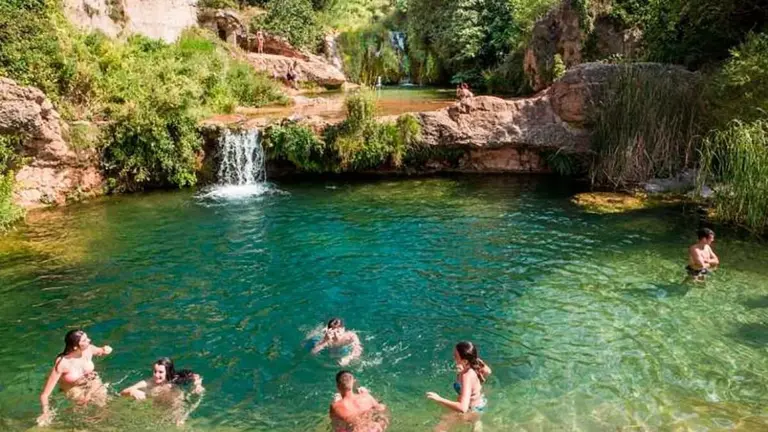 Beceite, en la comarca del Matarra&ntilde;a, es el pueblo de Espa&ntilde;a con m&aacute;s piscinas naturales. Foto: Turismo de Arag&oacute;n