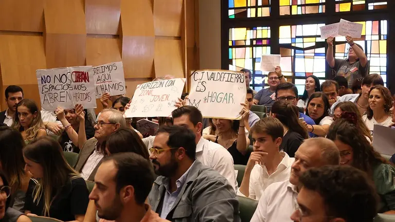 zonas-jovenes-cierre-zaragoza-ayuntamiento-2