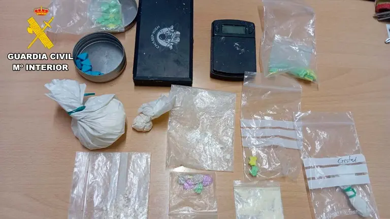 El detenido contaba con antecedentes por delitos relacionados con sustancias estupefacientes.. Fuente: Guardia Civil