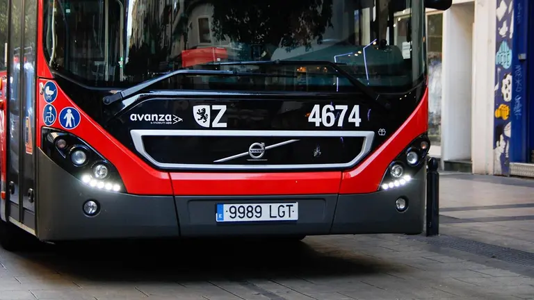 Imagen de archivo de un autob&uacute;s urbano de Zaragoza