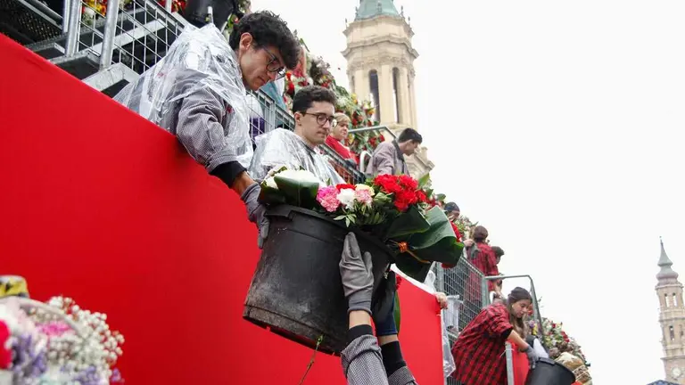 ofrenda-flores-zaragoza-virgen-pilar-1