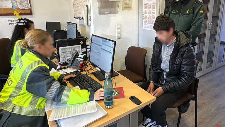 El arrestado, un hombre de 35 a&ntilde;os y nacionalidad moldava, carec&iacute;a de permiso de conducci&oacute;n. Fuente: Guardia Civil