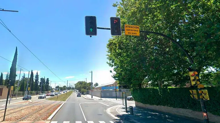 semaforo-rojo-calle-argualas-seguridad-zaragoza