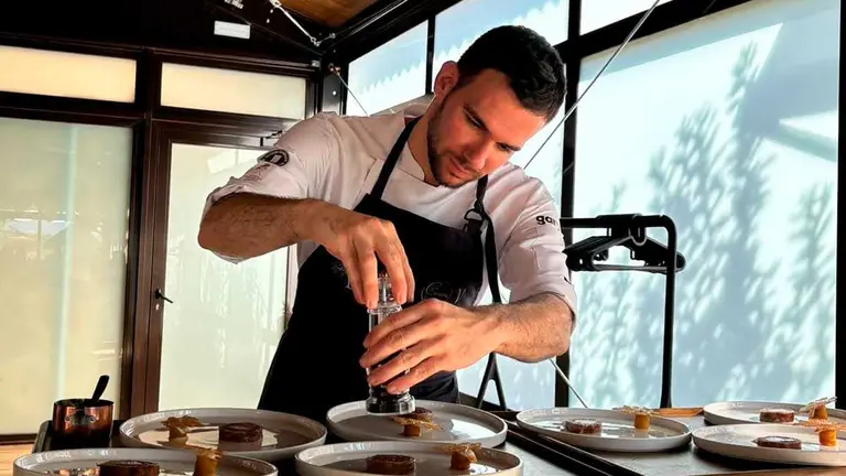 Christian Mor es el cocinero de Fendo, junto a Eneko Silva. Foto: Instagram @chris___mor