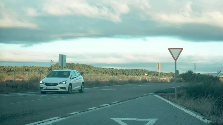 Un coche a 113 km/h por una v&iacute;a limitada a 30 en la zona de El Zorongo fue interceptado este martes en la Polic&iacute;a Local.