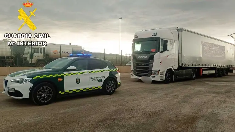 El camionero, de 54 a&ntilde;os y residente en Vizcaya, arroj&oacute; un resultado de 0,98 miligramos de alcohol por litro de aire espirado.
