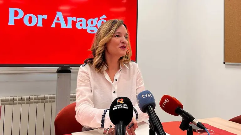 Pilar Alegr&iacute;a en declaraciones a los medios | Foto de archivo