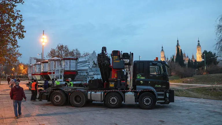 El material de la noria ya ha llegado y pronto comenzar&aacute; a montarse. Foto: Pilar &Aacute;lvarez