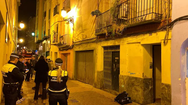 El Ayuntamiento ha decretado el desalojo preventivo temporal y ha requerido a la propiedad del edificio que ejecute de manera inmediata un apuntalamiento provisional