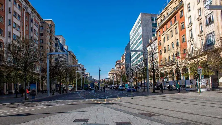 paseo-independencia-don-jaime-cortes-tr&aacute;fico-desv&iacute;os-bus-tranv&iacute;a