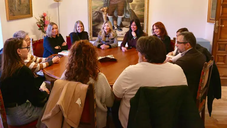 El Gobierno de Arag&oacute;n se ha reunido en Huesca con las cinco empresas afectadas | Foto: DGA