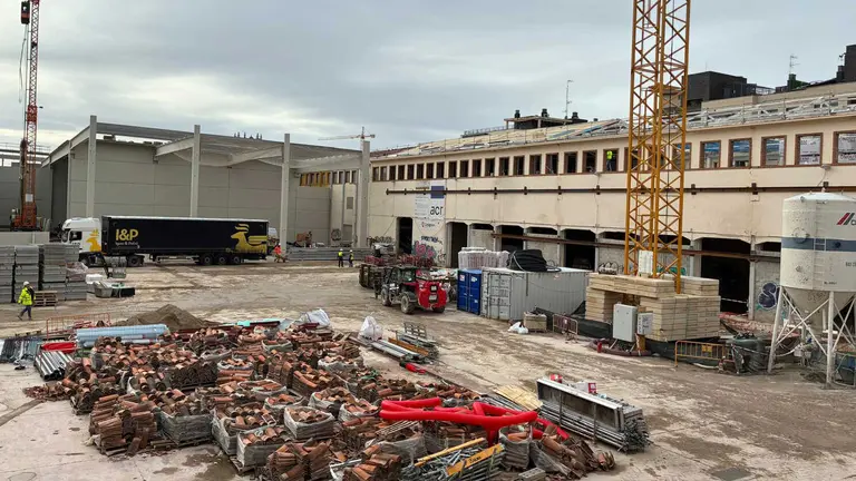 Las obras avanzan en la antigua factor&iacute;a de Giesa en Montemol&iacute;n