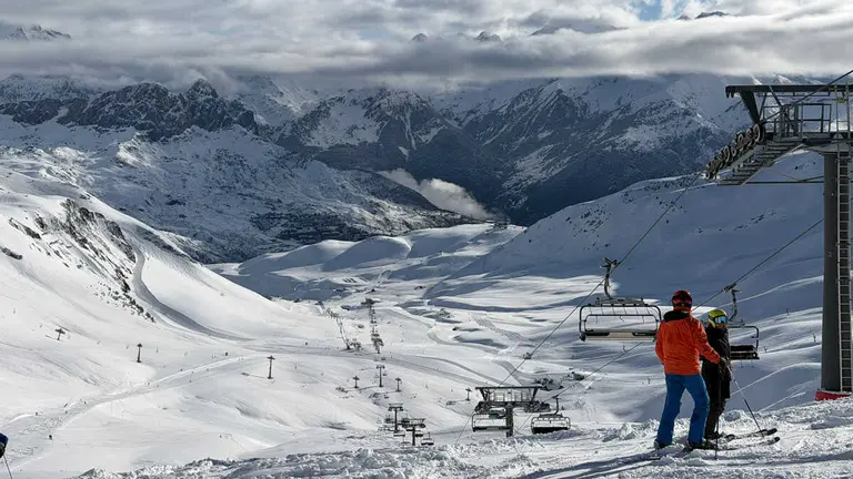 Estaci&oacute;n de esqu&iacute; de Formigal. Foto: Aram&oacute;n