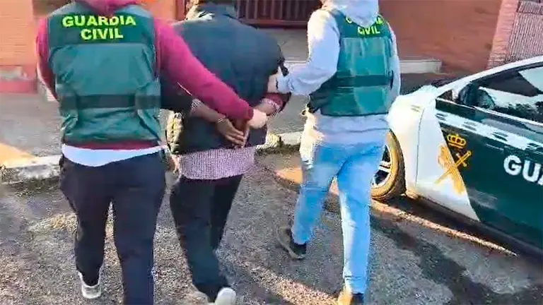 El Equipo ROCA de la Guardia Civil de Huesca ha detenido a dos hombre en el Cinca Medio por robar hasta 200 kilos de cableado telef&oacute;nico.