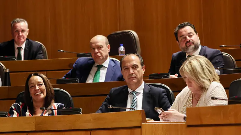 Diputados de la bancada del PP este mi&eacute;rcoles durante el debate de investidura. Foto: Pilar &Aacute;lvarez