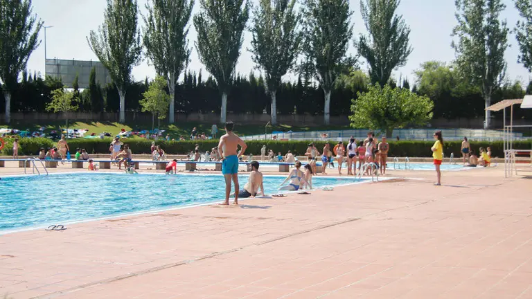 PISCINAS