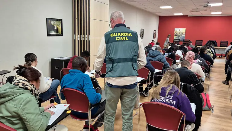 Dos personas est&aacute;n siendo investigadas por un delito de falsedad documental | Foto: Guardia Civil de Huesca