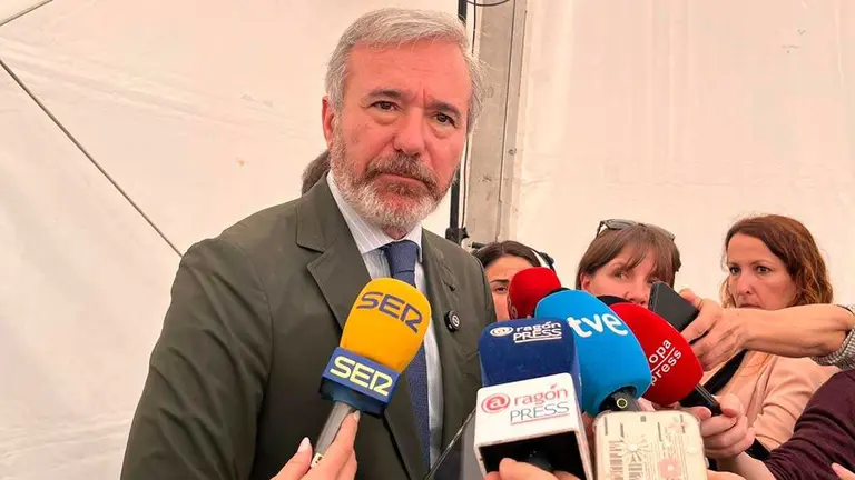 Jorge Azc&oacute;n este lunes en la atenci&oacute;n a medios. Foto: E.P./ Arag&oacute;n Press