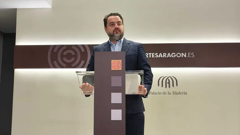 El diputado de Vox, David Arranz, ha compartido la iniciativa sobre la regularizaci&oacute;n de inmigrantes para el pr&oacute;ximo pleno de las Cortes de Arag&oacute;n | Foto: Arag&oacute;n Press