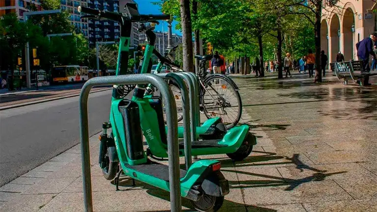 Un joven ha sido acusado de estafar 50 euros en viajes de patinetes de Bolt en Zaragoza con una tarjeta que no era la suya. Foto de Archivo: Pilar &Aacute;lvarez