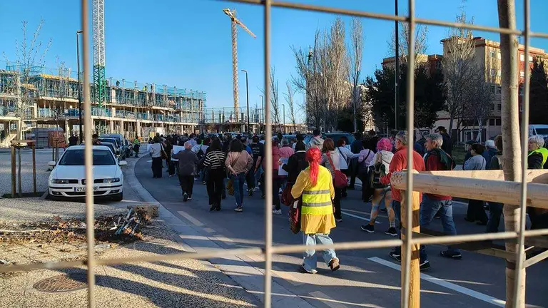 Manifestaci&oacute;n-La-Jota-vecinos-vallas-11