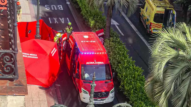 El suceso ha cortado el tr&aacute;fico en Zaragoza desde la plaza del Portillo hasta la avenida C&eacute;sar Augusto. Foto: Arag&oacute;n Press
