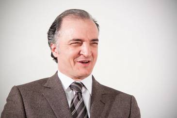Kühnel aboga por un replanteamiento del sistema educativo 
