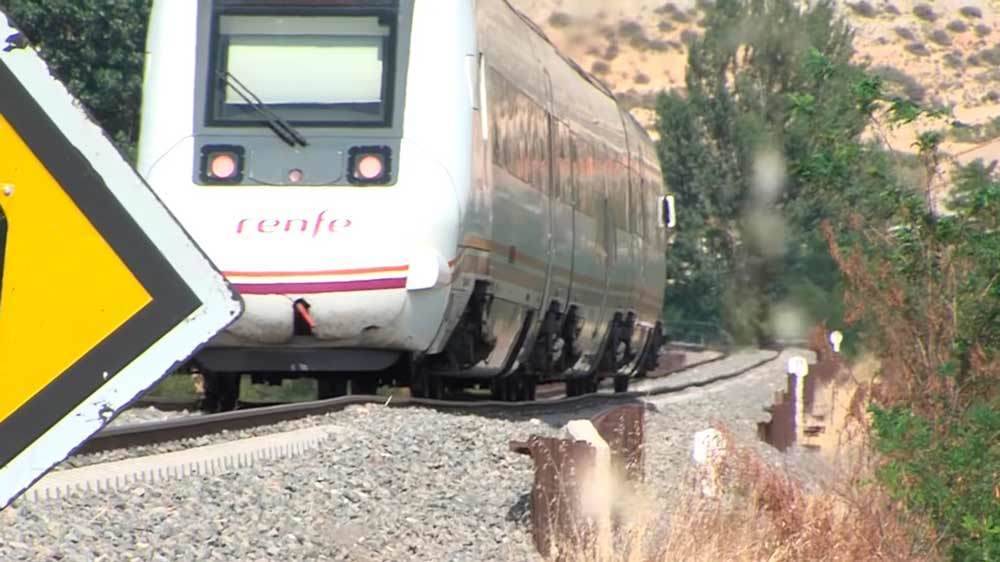 Imagen del mal estado de la vía a su paso por Navarrete del Río