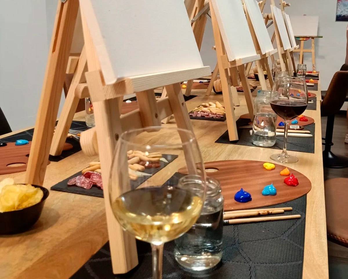 Talleres de pintura y vino en Zaragoza