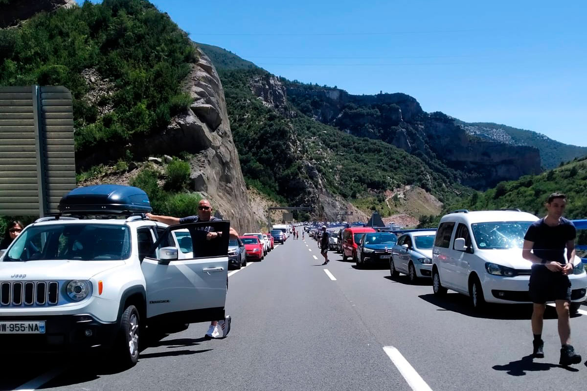 atasco túnel monrepós