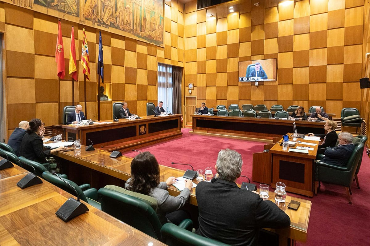 La votación ha tenido lugar en el Salón de Plenos del Ayuntamiento de Zaragoza