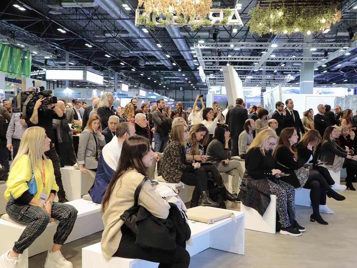 La presentación ha sido acogida con mucho interés por las numerosas personalidades que se han acercado hasta el stand de Aragón en Ifema.