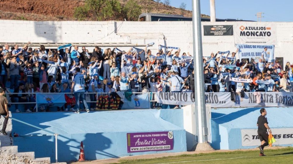 La afición del Brea ha demostrado su fidelidad con el equipo. Foto: CD Brea.