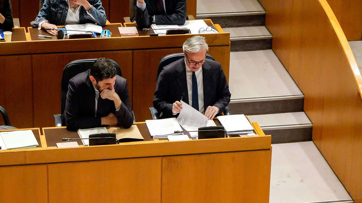 Nolasco y Azcón durante el Pleno. Foto: Carla Greenwood