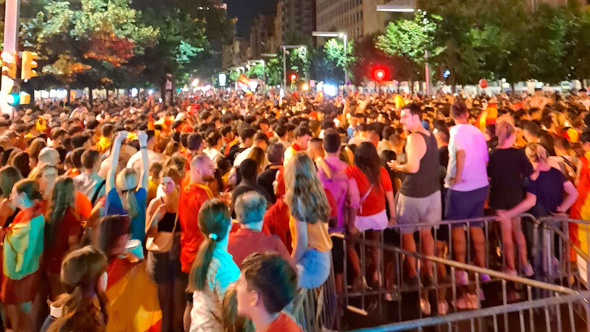 La sed de celebración se dejó notar en Zaragoza.
