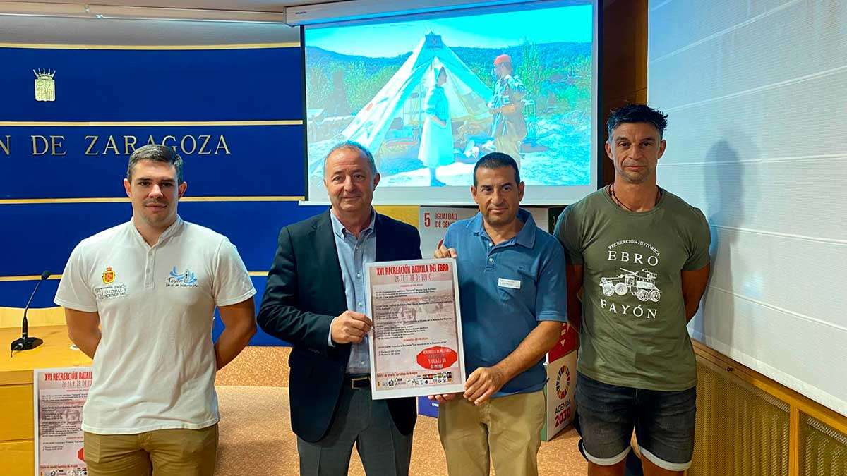 Pólvora y avión de acrobacias: Fayón celebra la recreación de la batalla del Ebro este fin de semana