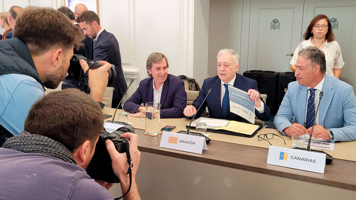 López, antes de la intervención en la sectorial. Foto: DGA