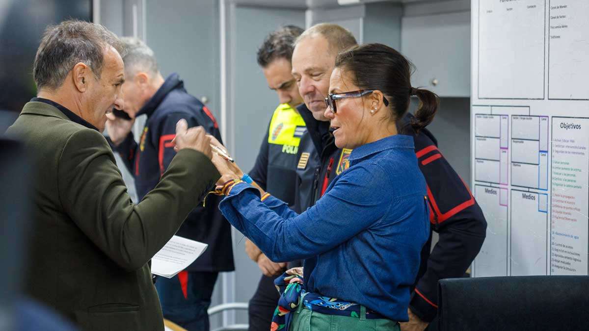 El concejal de Seguridad Ciudadana, Ángel Lorén, con la concejal delegada de Bomberos, Ruth Bravo